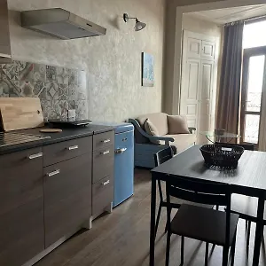 https://crilu-house.sicilyhotelsitaly.net